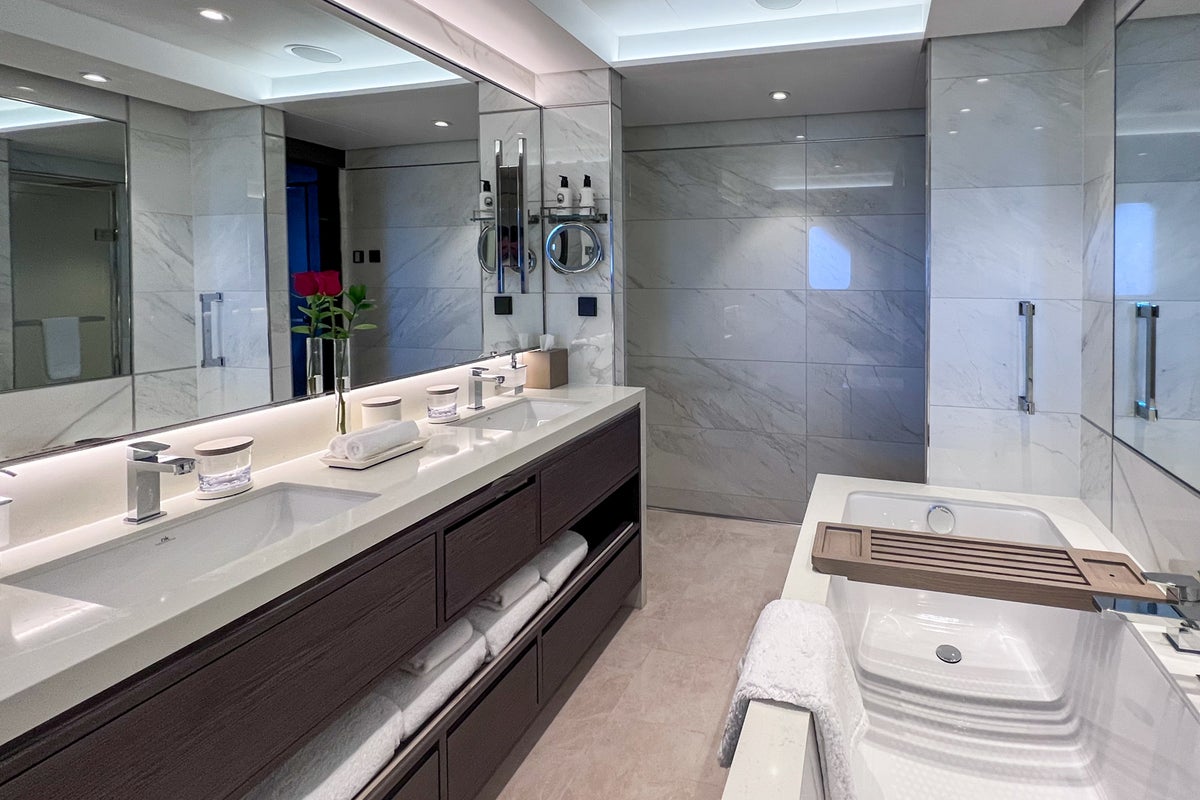 I love luxury hotels, and the RitzCarlton Yacht was made for people