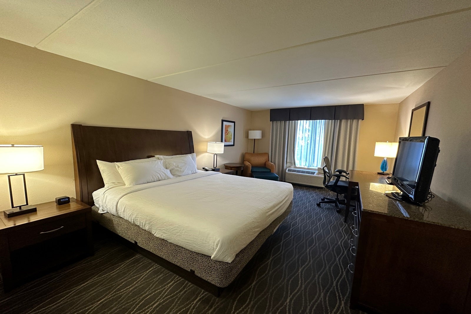 Annoyance with a side of omelet Was my dayuse hotel room worth the