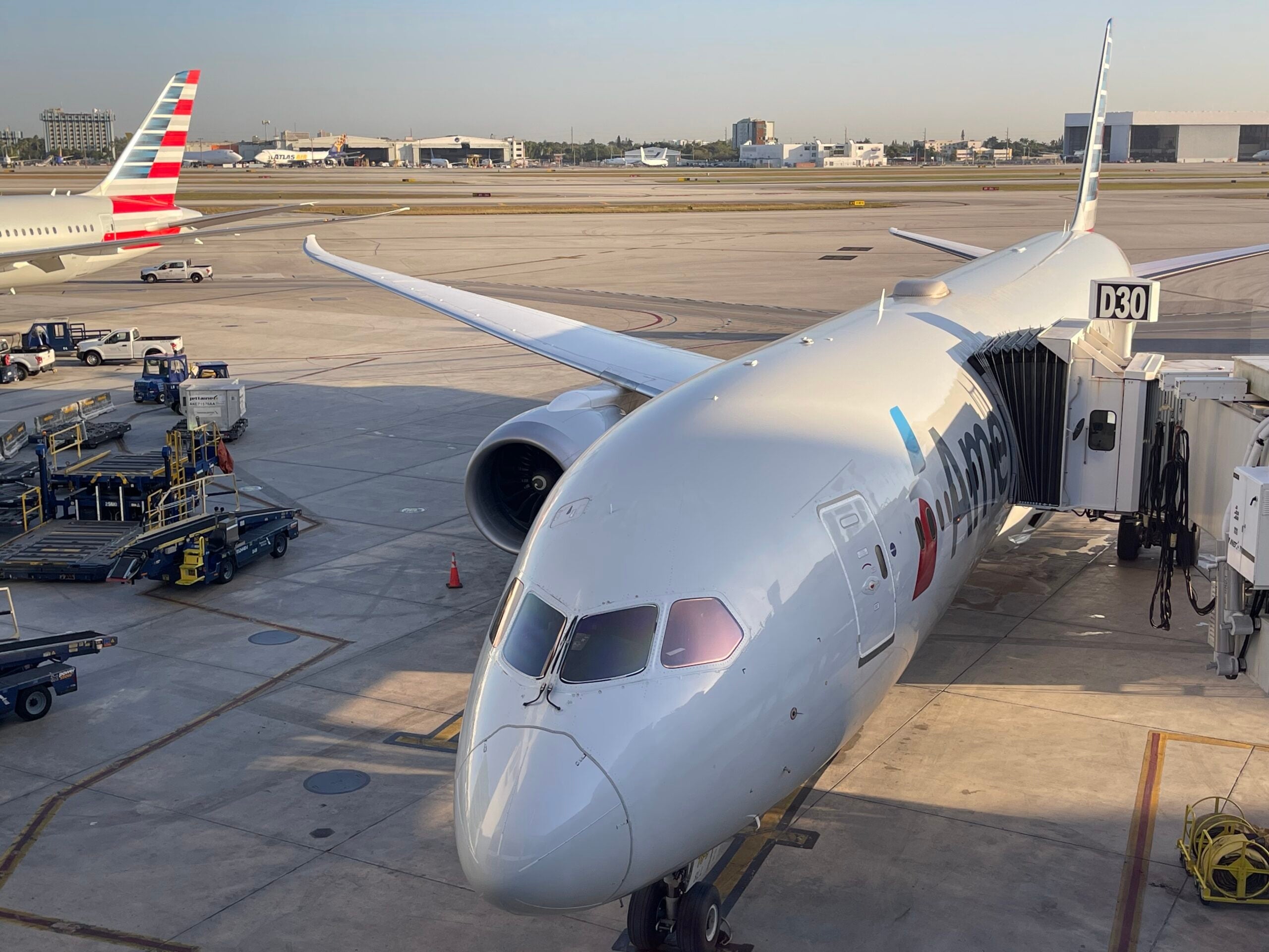 American Airlines Boeing 787 9 Dreamliner scaled