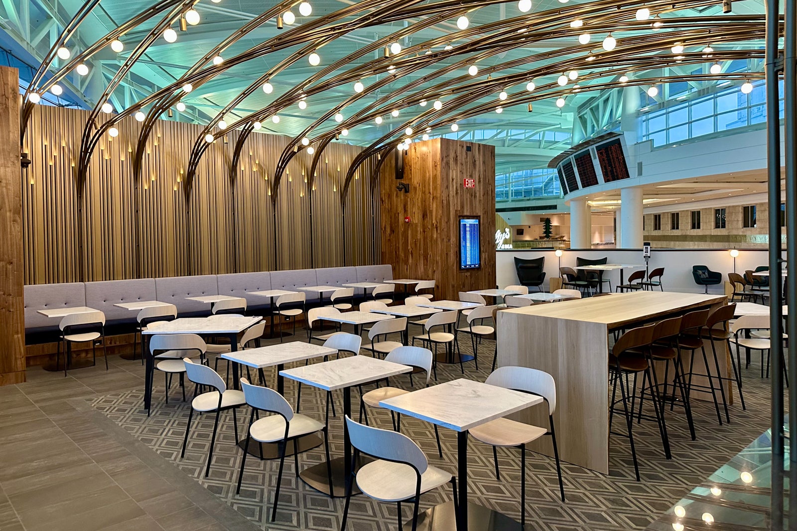 Guide to lounge access with the Amex Platinum and Business Platinum