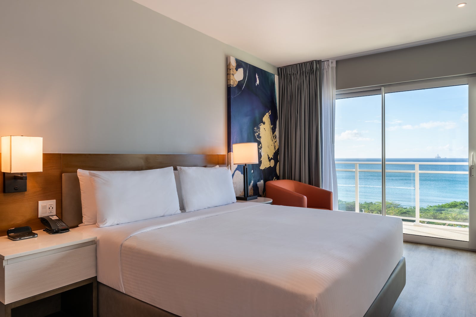 Things we love about aruba s new family friendly embassy suites resort
