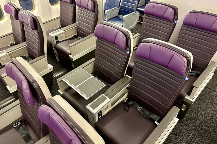 1st look: United's new Boeing 767-300 configuration with Premium Plus ...