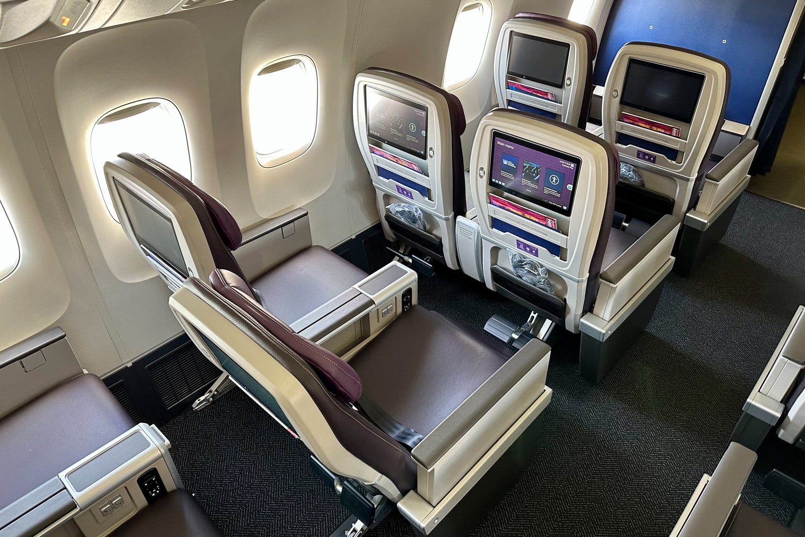 1st Look: United’s Premium Plus, Economy Cabins On The Retrofitted ...