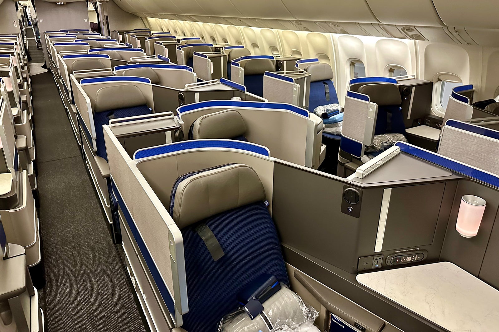Flying United's retrofitted Boeing 767-400 with 'real' Polaris business ...