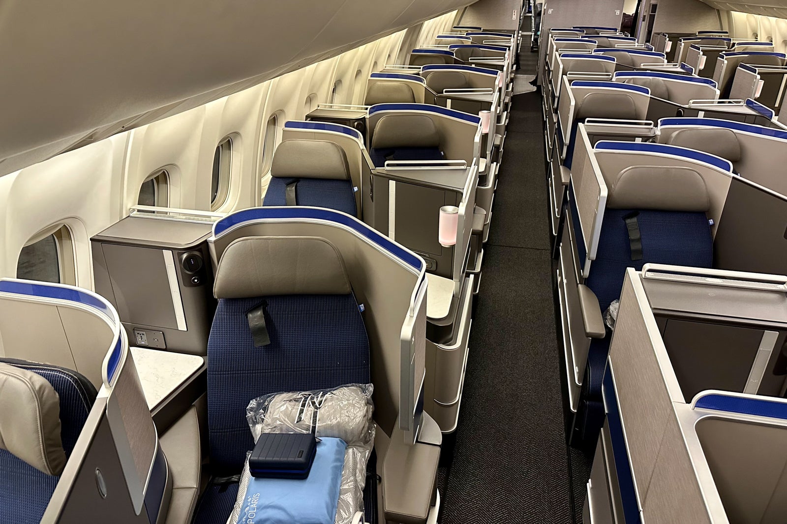 Flying United's retrofitted Boeing 767-400 with 'real' Polaris business ...