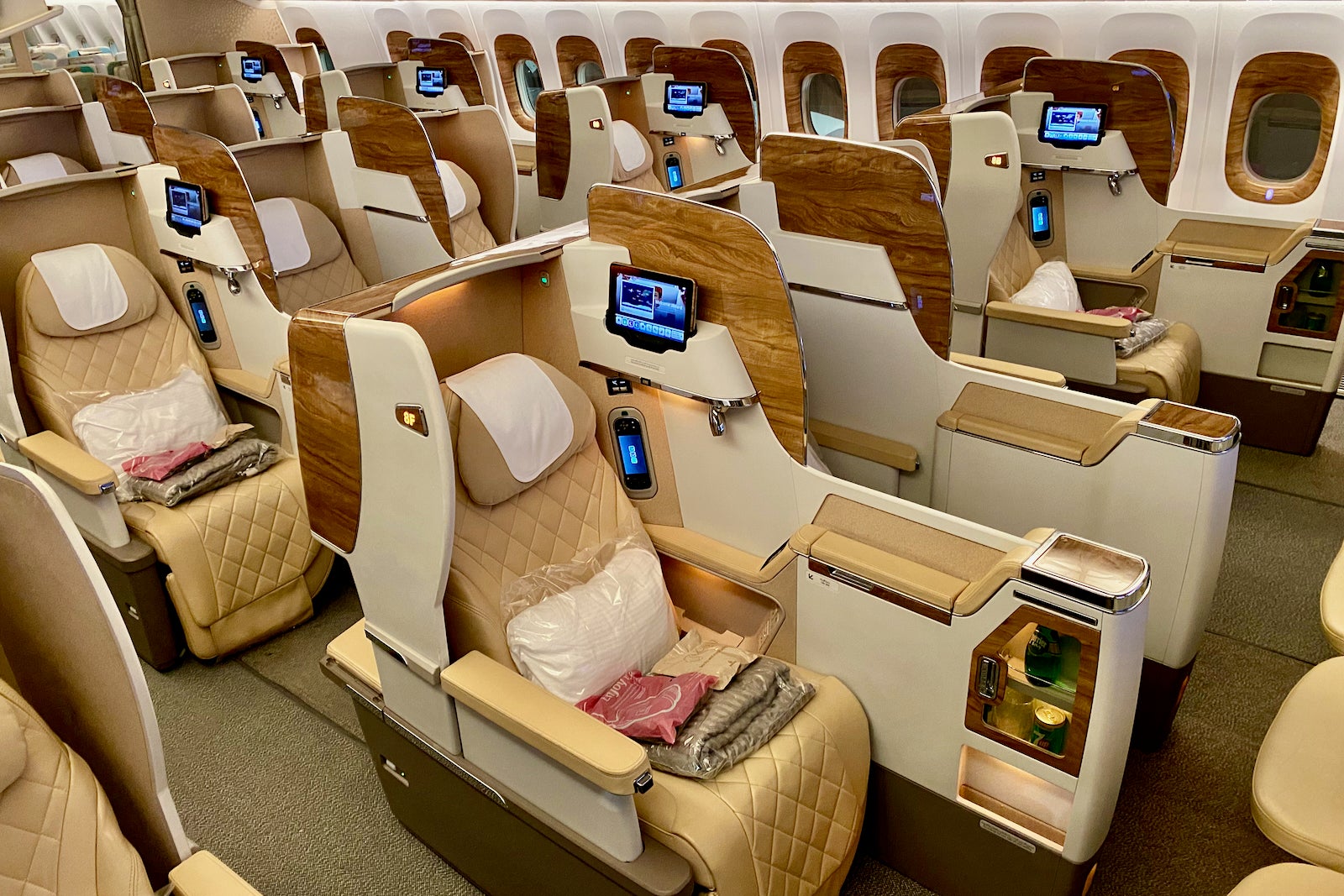 Emirates Boeing 777 Business Economy Class 1