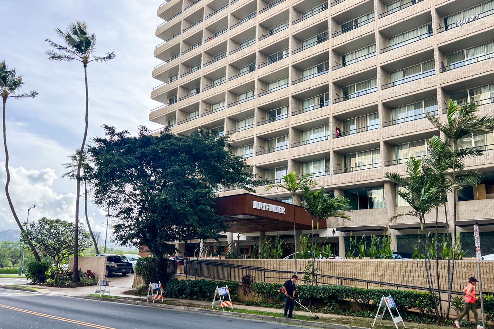 Meet the Wayfinder Waikiki, an affordable boutique hotel just blocks from the beach