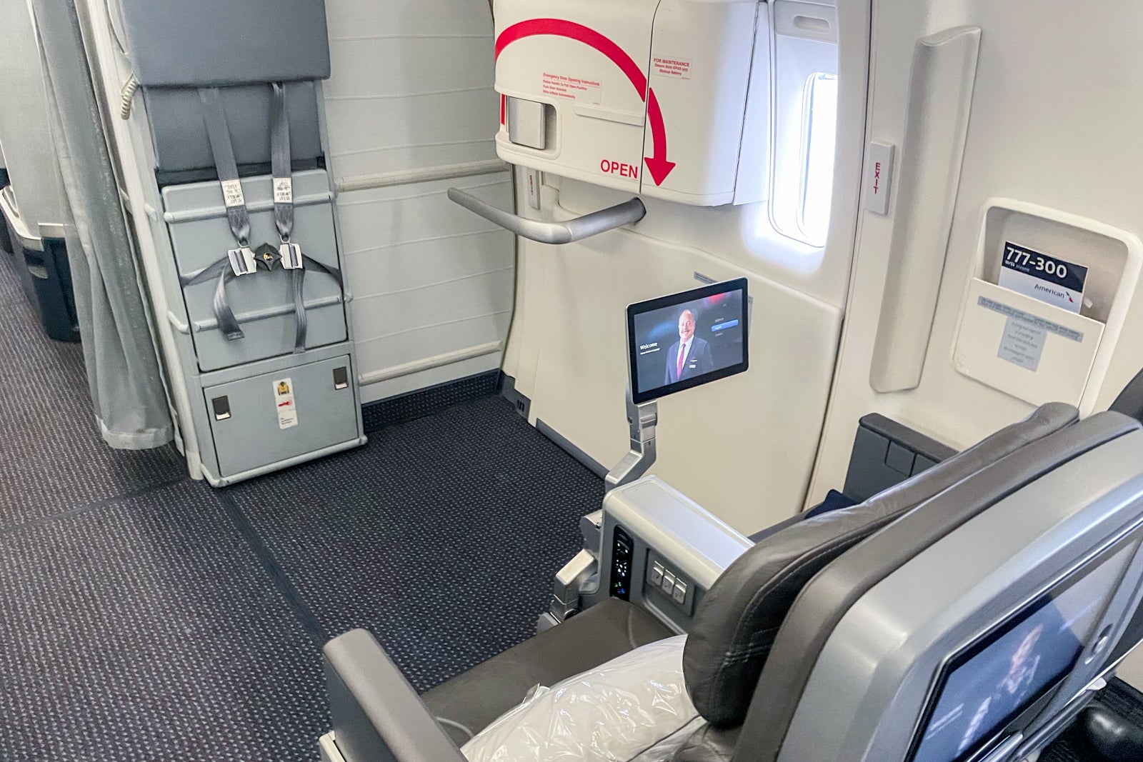 Review American Airlines 777200ER Premium Economy JFKLHR The