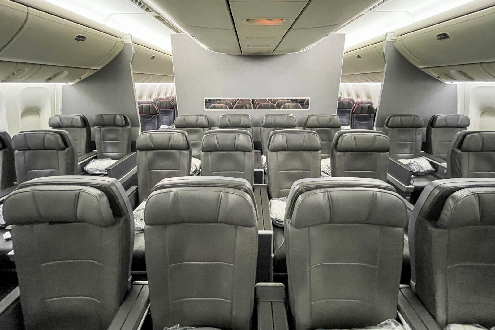 Premium Economy − Travel information − American Airlines