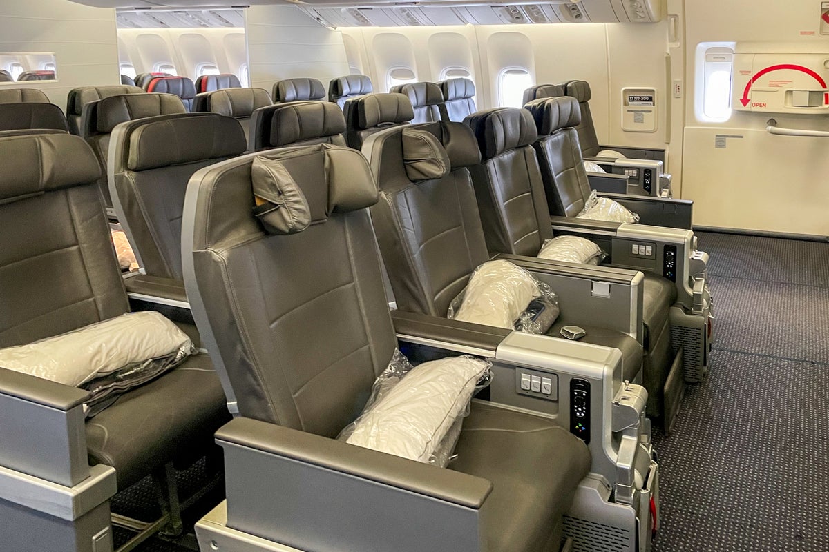 Is American Airlines premium economy worth it? - The Points Guy