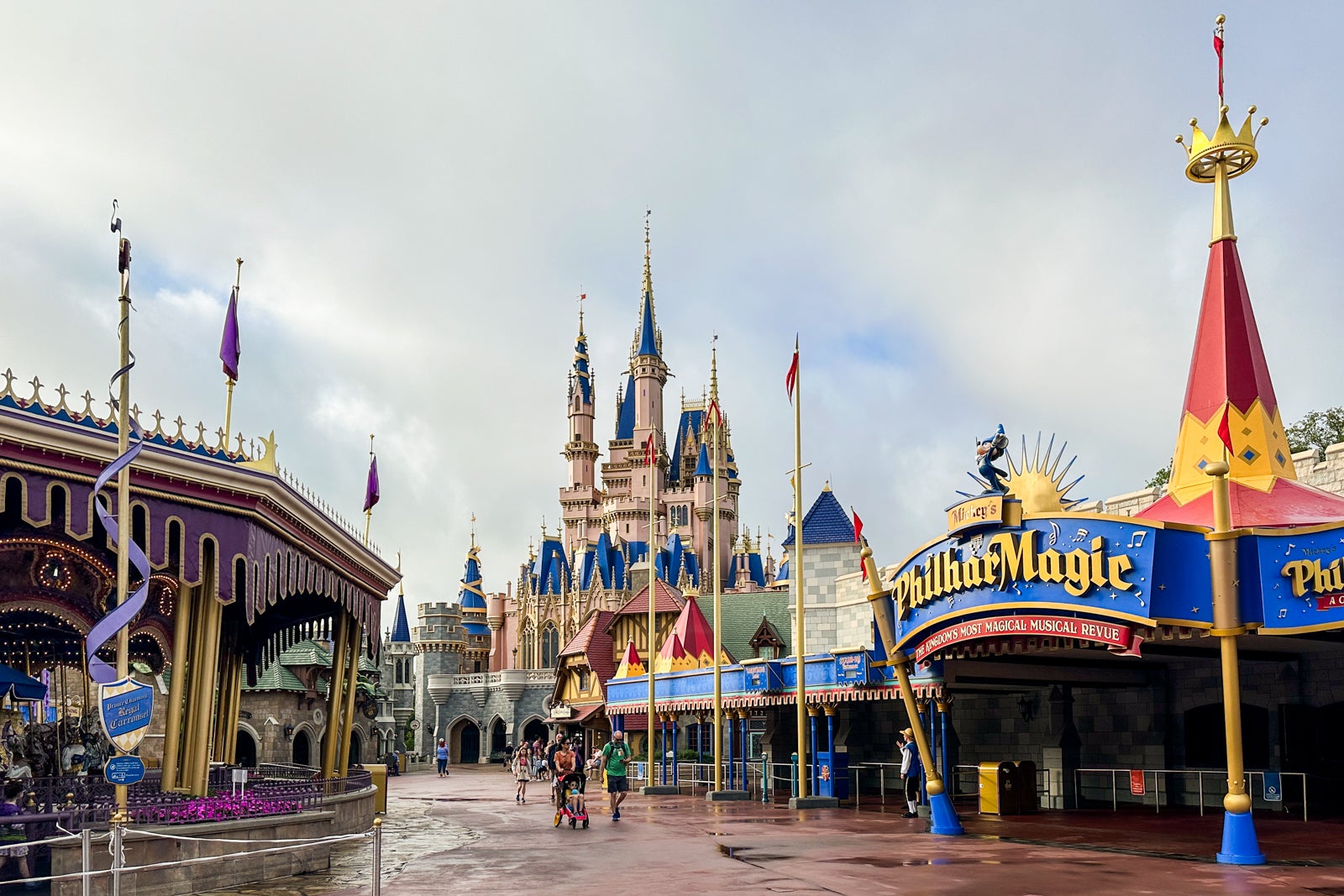 Disney World tăng giá vé công viên giải trí vào năm 2025