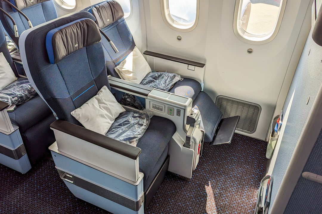 Is KLM premium economy worth it on the Boeing 787 Dreamliner? - The ...