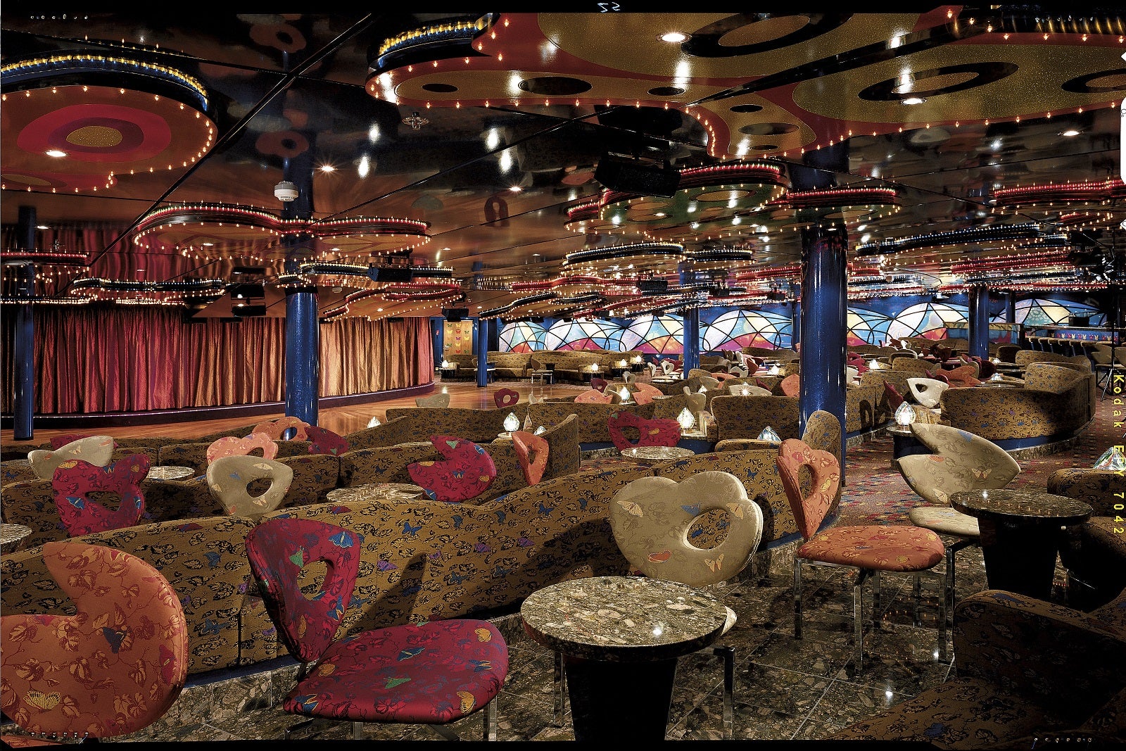 are carnival cruises party ships