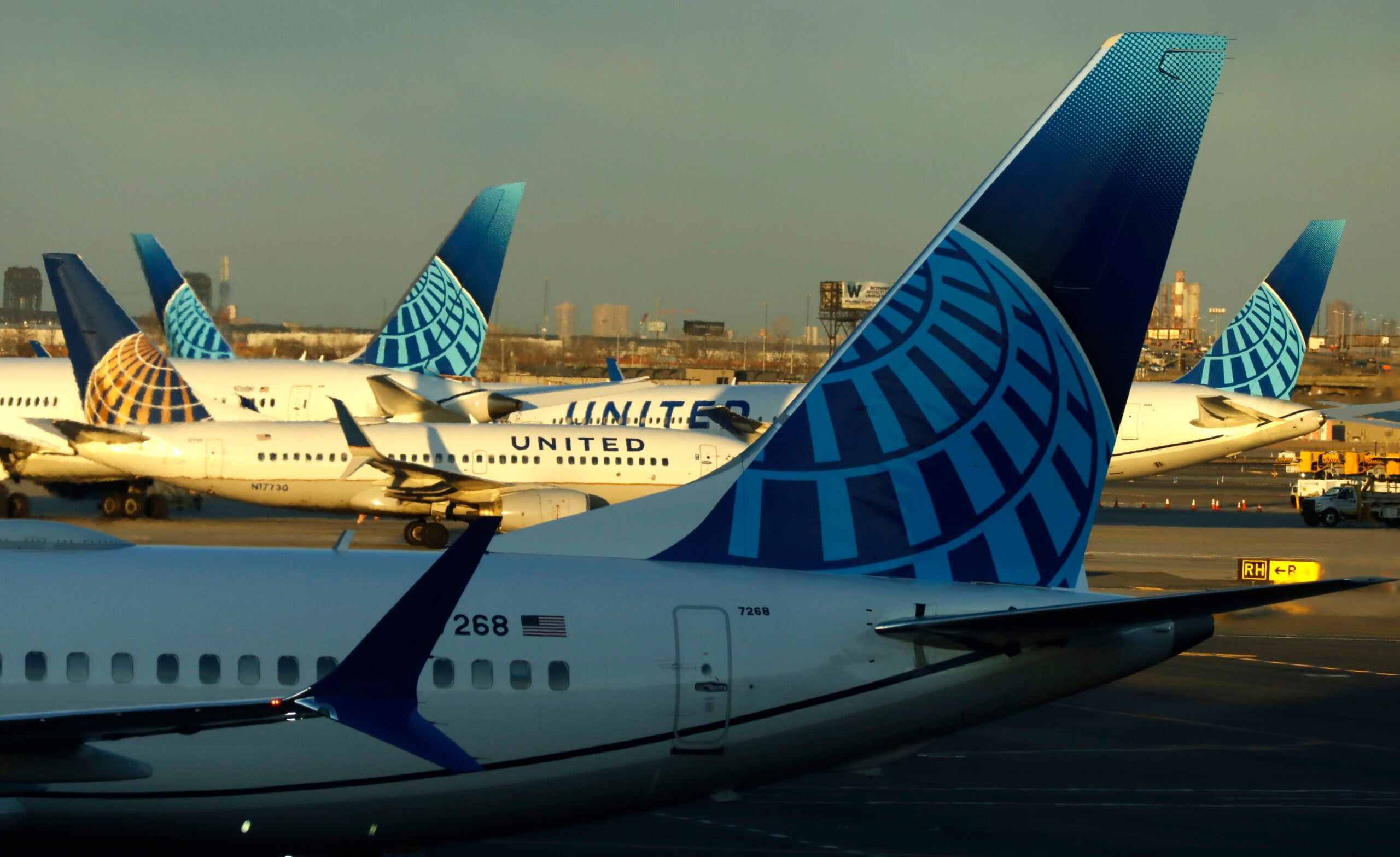 United Airlines airports Newark