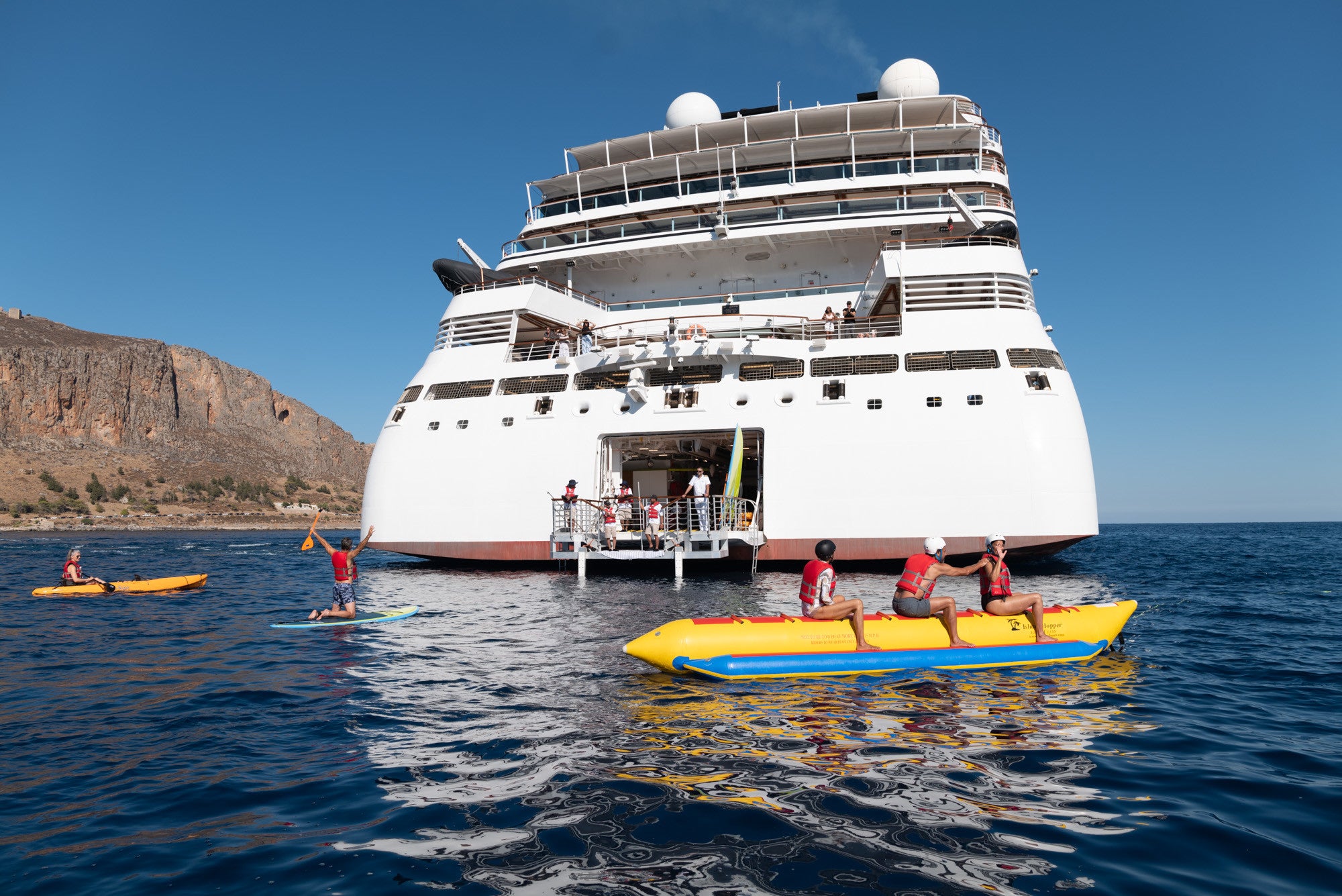 seabourn cruise ship capacity