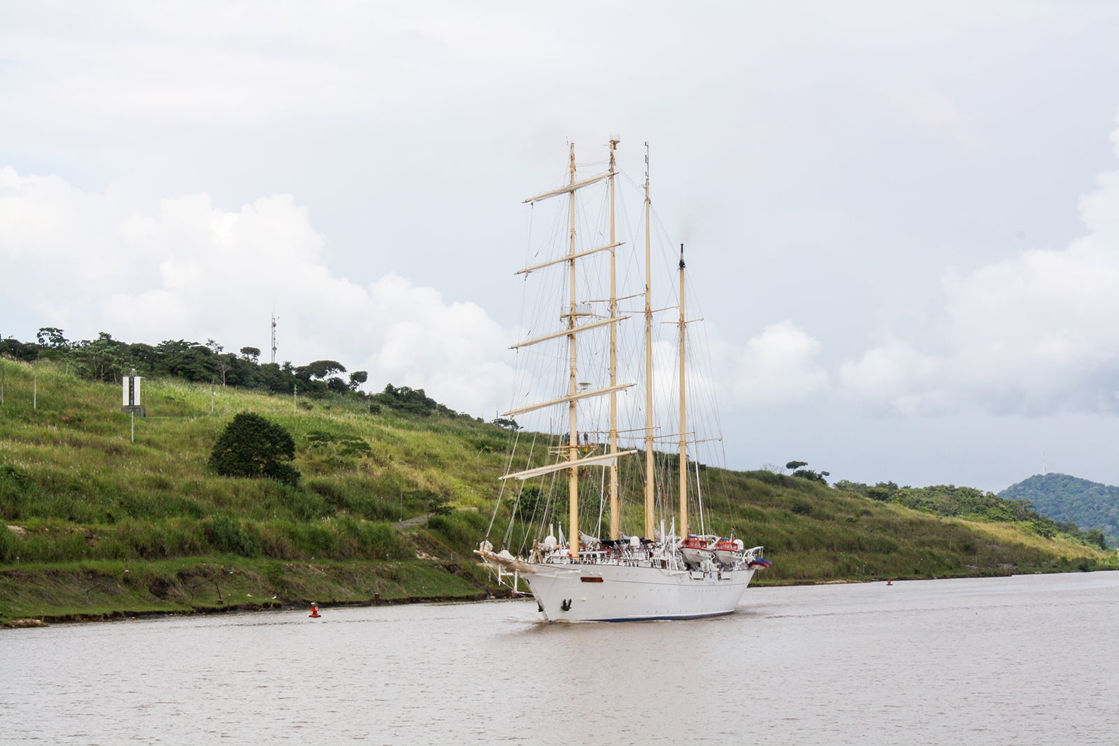 panama canal cruise in april