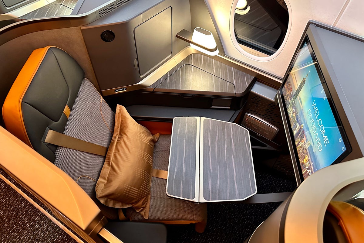 Review: Starlux Airlines new business class on the Airbus A350 ...