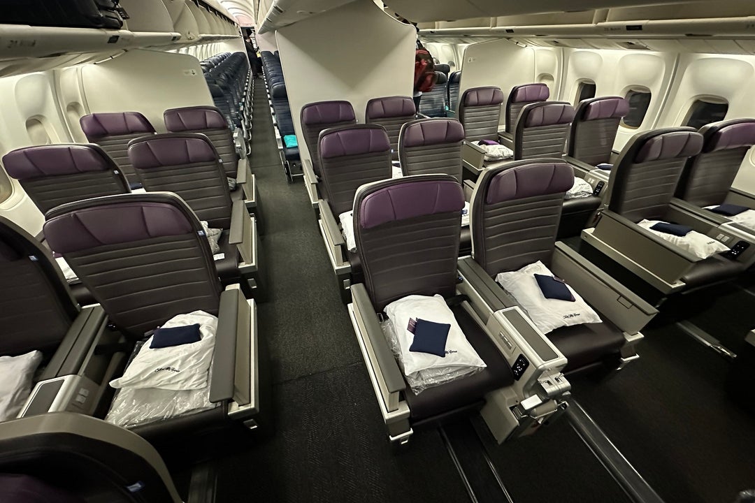 Is United Airlines premium economy worth it on long flights? - The ...