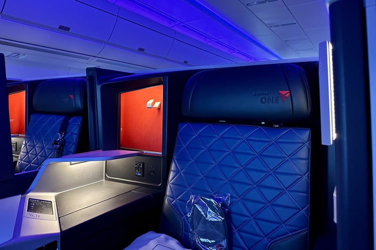 How to earn Delta SkyMiles From using the right credit card to