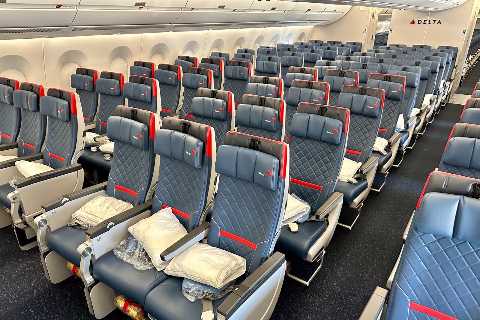 Delta Comfort+ Main Cabin Economy Airbus A350