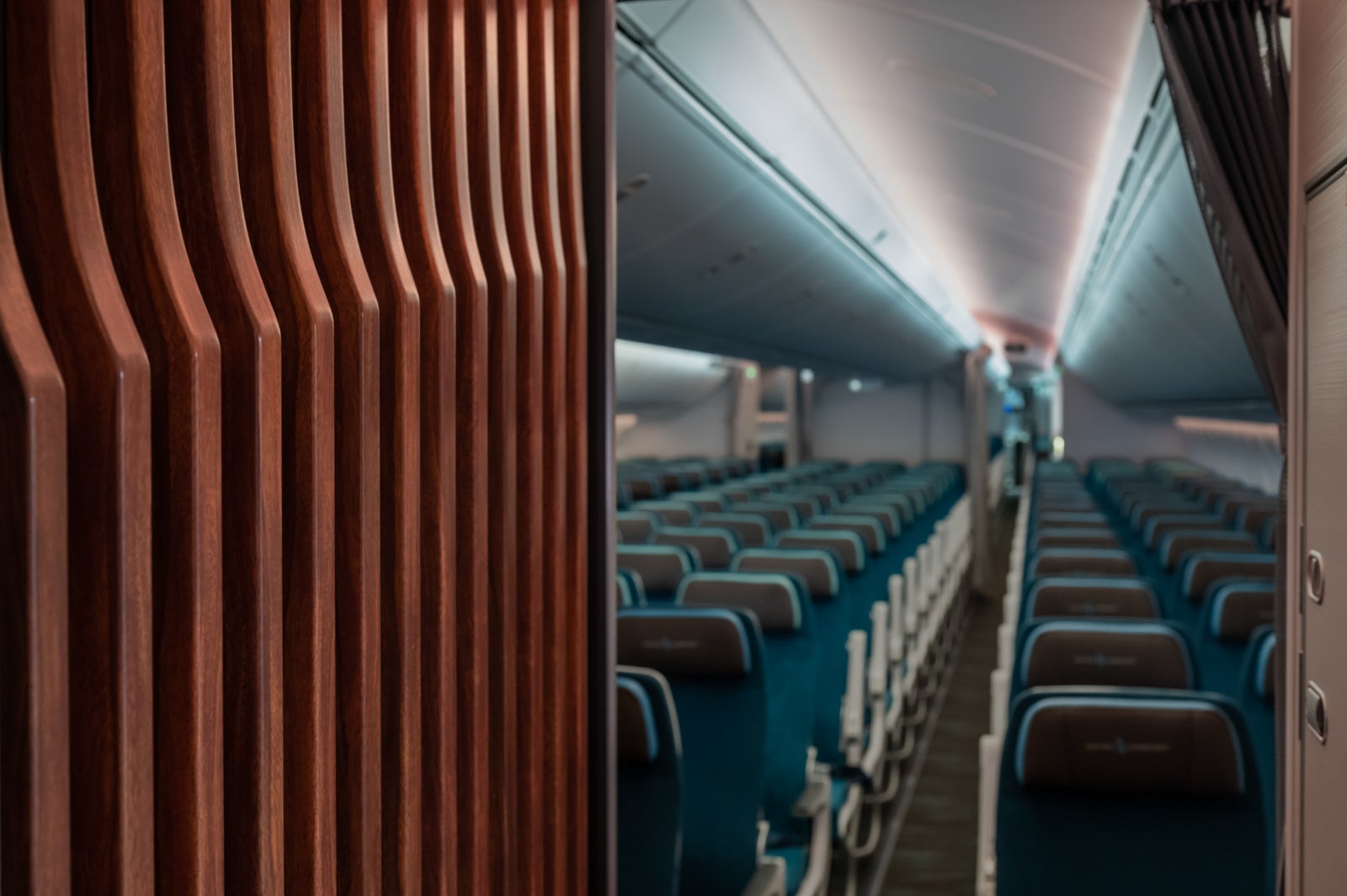 Hawaiian Airlines Unveils Stunning Business-class, Economy Cabins On ...