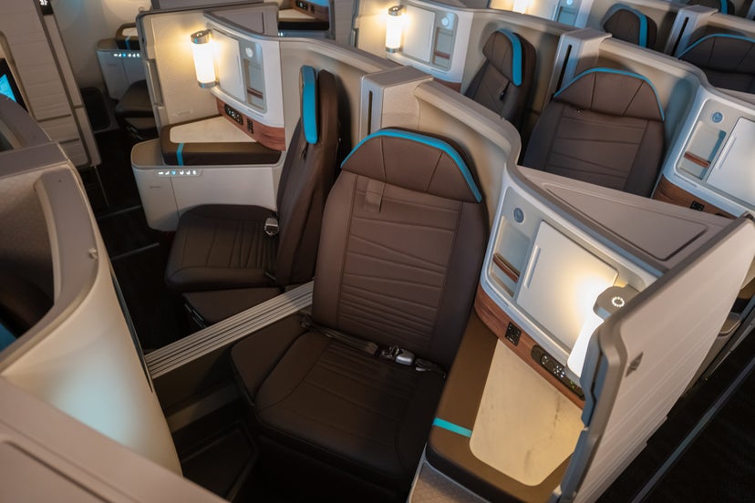 Hawaiian Airlines unveils stunning businessclass, economy cabins on