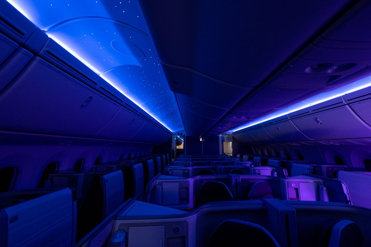 Hawaiian Airlines unveils stunning businessclass, economy cabins on