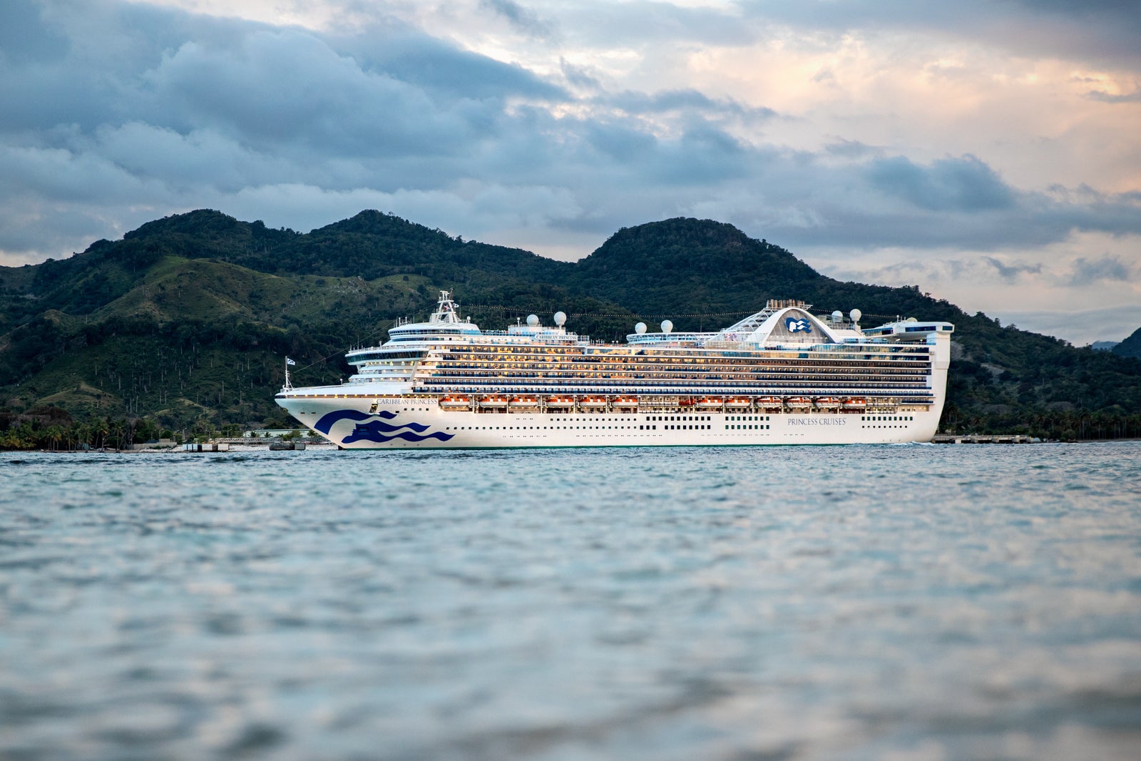 royal princess cruise ship size