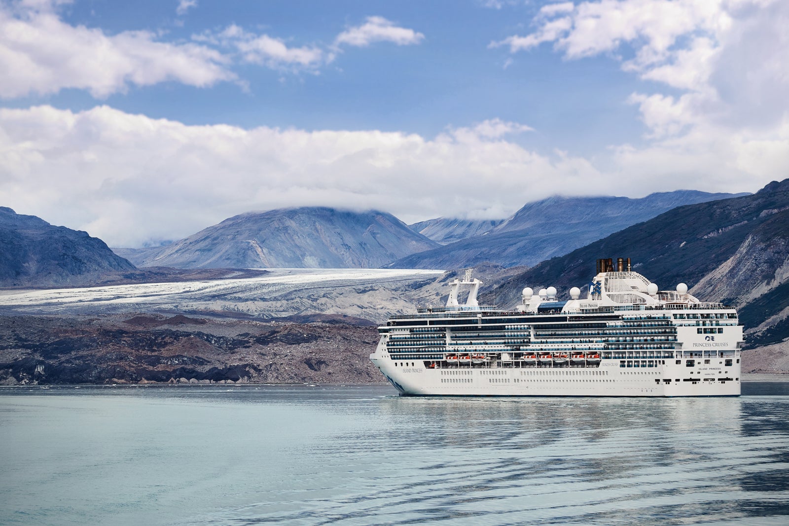 tonnage of sun princess cruise ship