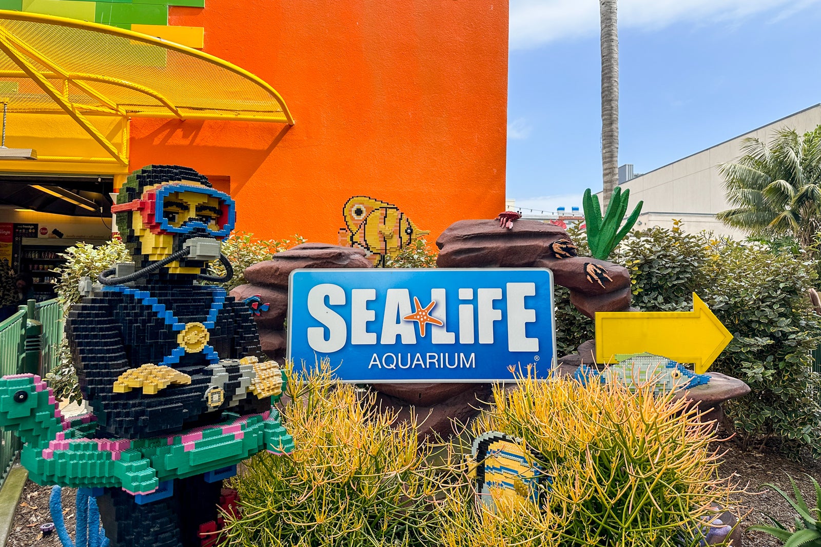 25% OFF LEGOLAND California Ticket with Optional 2nd-Day-Free at SEA LIFE  Aquarium