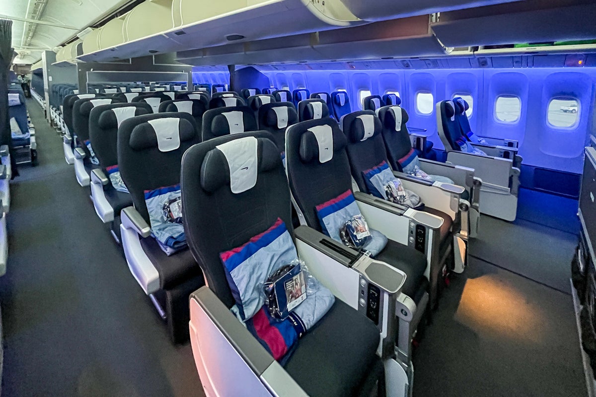 Is British Airways premium economy worth it on the Boeing 777300ER