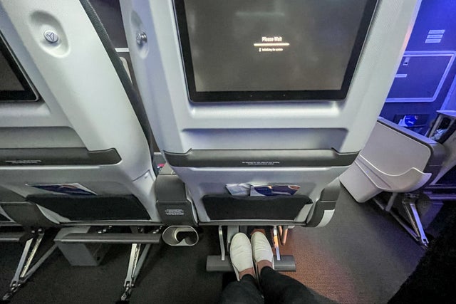 Is British Airways premium economy worth it on the Boeing 777-300ER ...