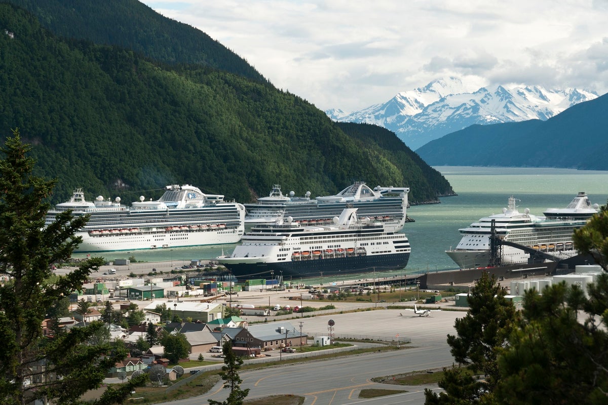 alaska cruise round trip vs one way