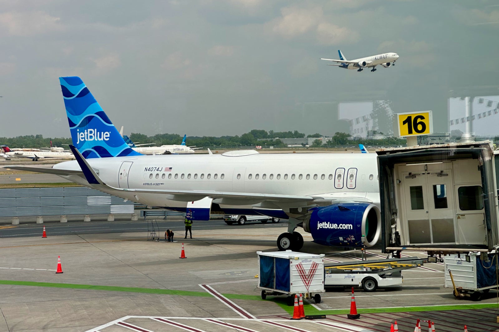 JetBlue Mosaic elite status What is it and how to earn it The Points Guy