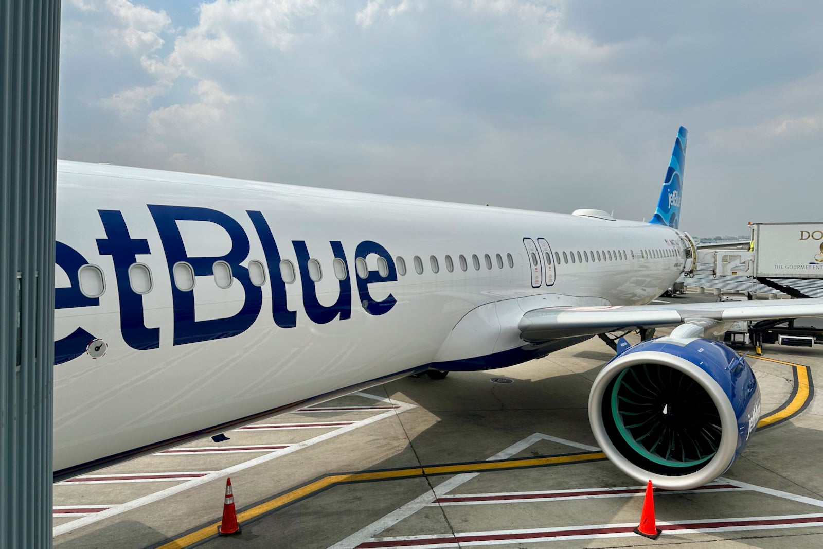 JetBlue drops Baltimore from route map, cuts a number of New York routes