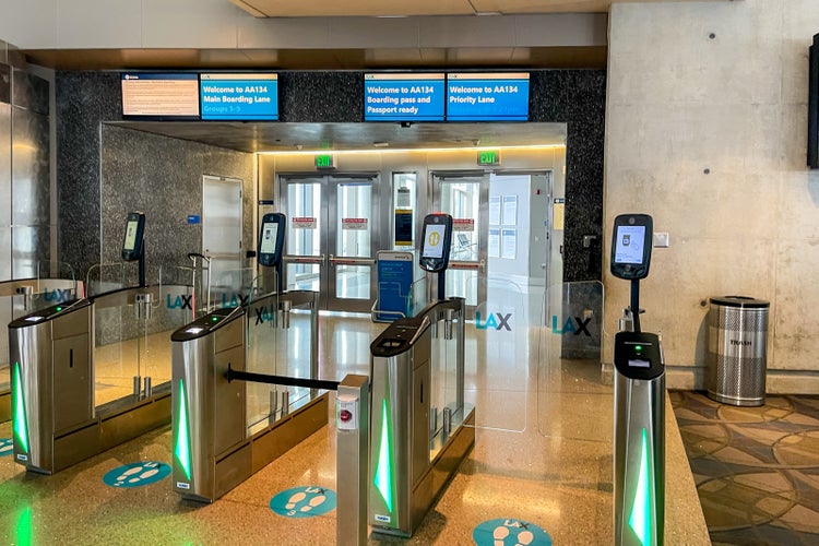 American Airlines economy review from Los Angeles to London The