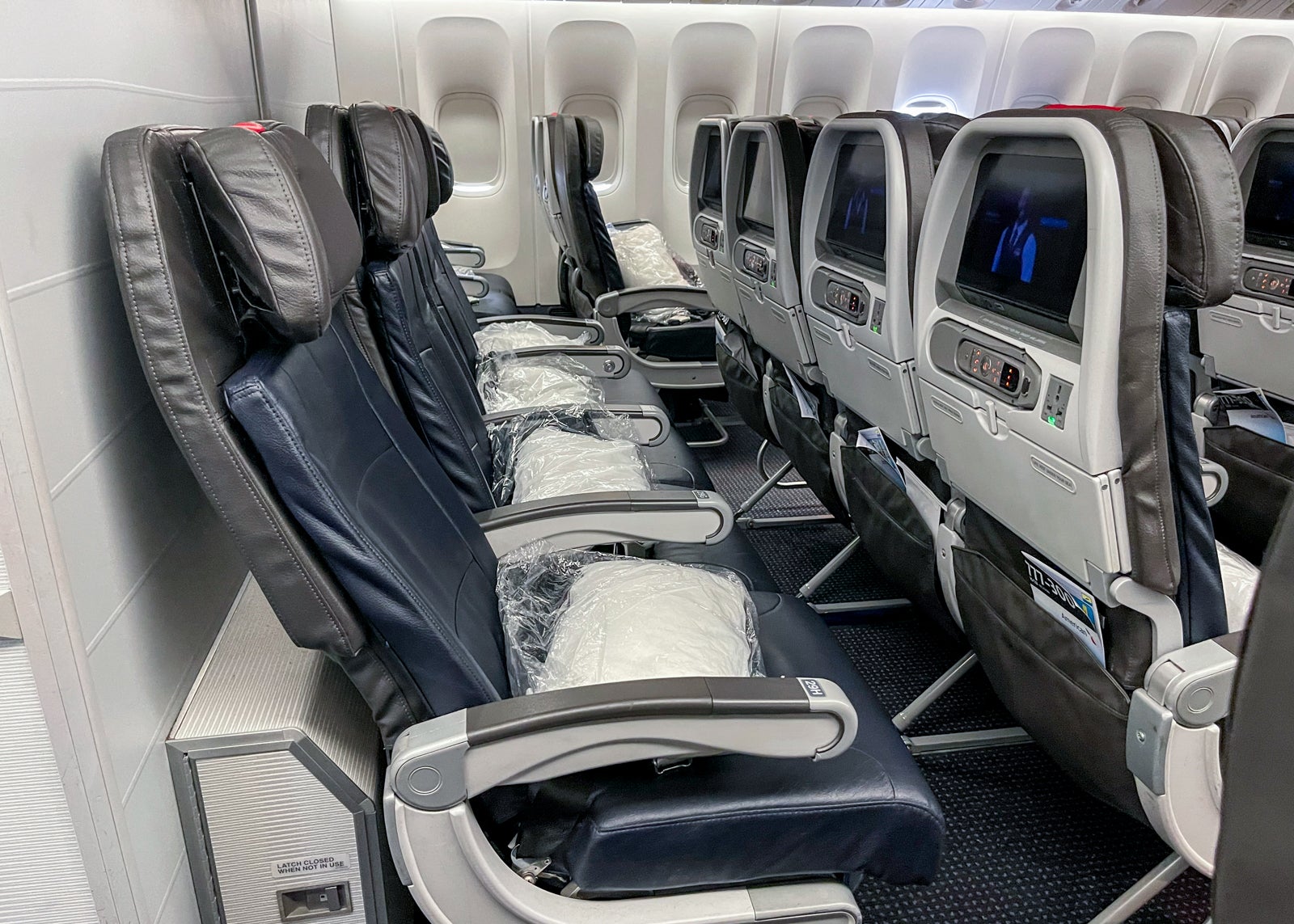 An Honest American Airlines Economy Review From Sydney To LA