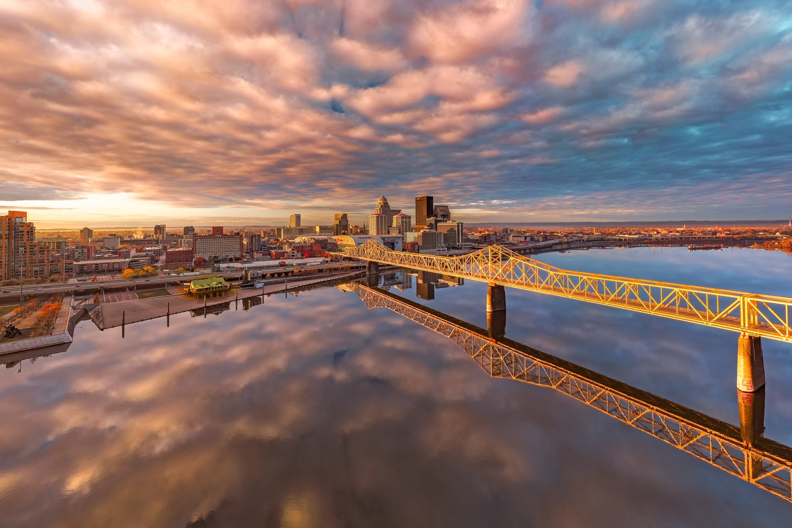 Beautiful shot of Louisville in the evening