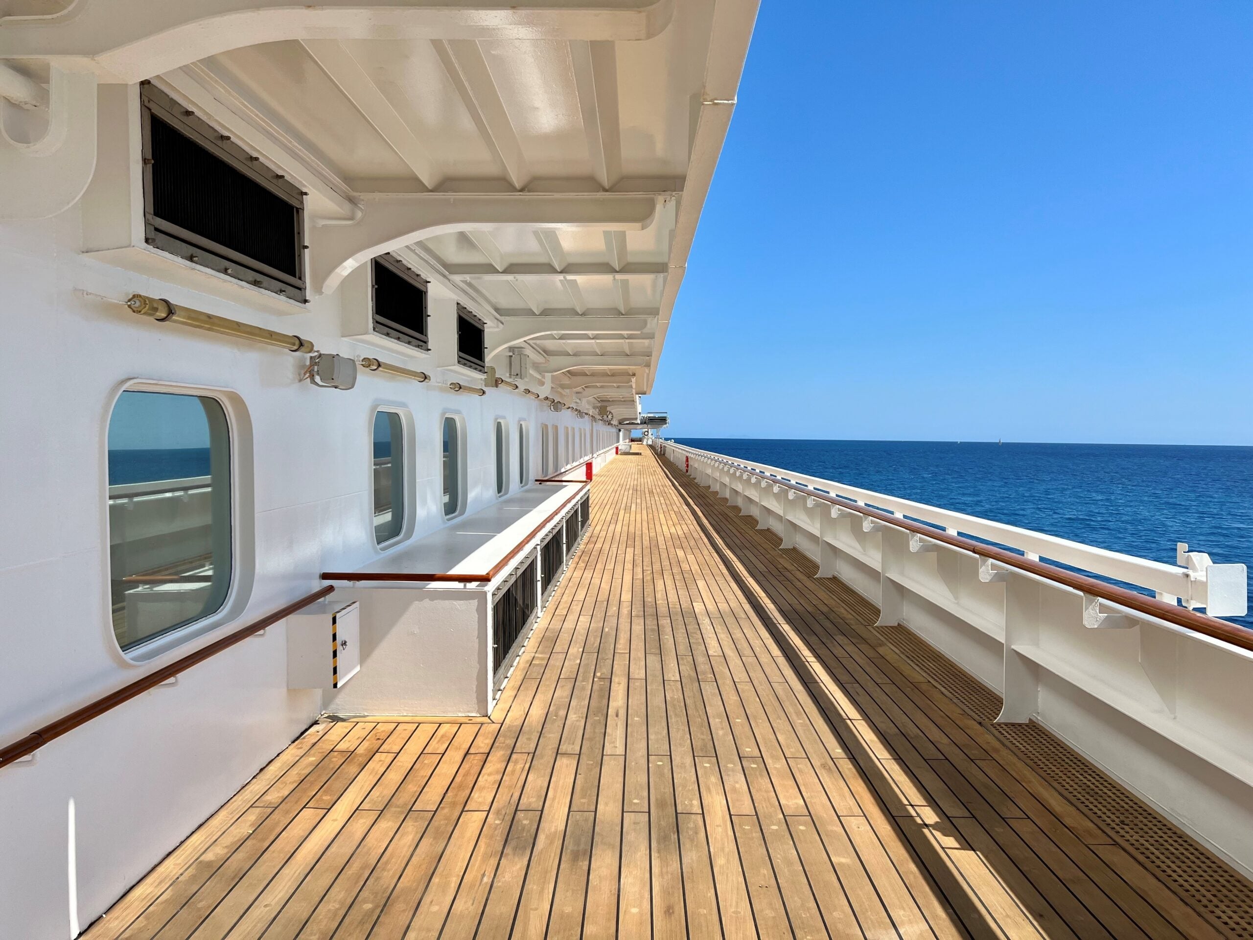 crystal serenity cruise ship location