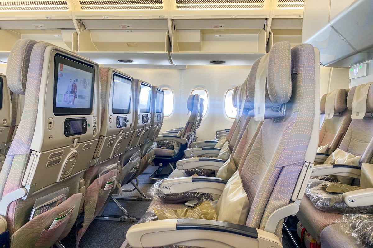 emirates airlines a380 economy class