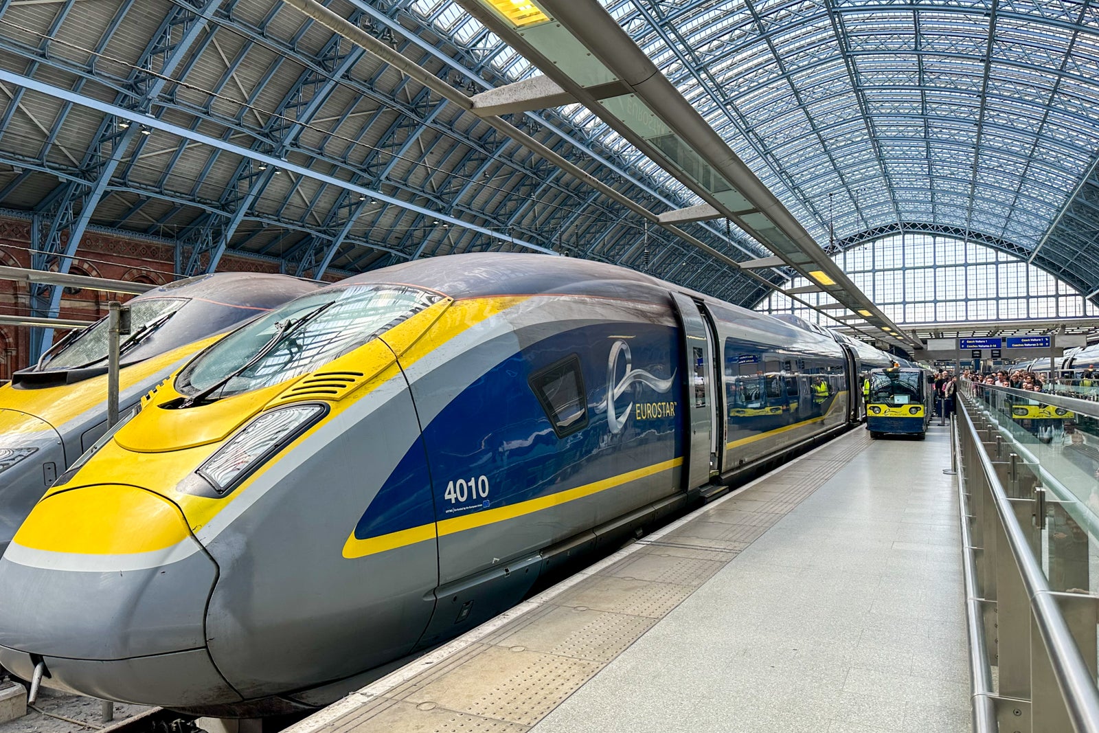 Eurostar añadirá trenes adicionales para Navidad después de que una ‘huelga de último minuto’ dejara a los viajeros varados