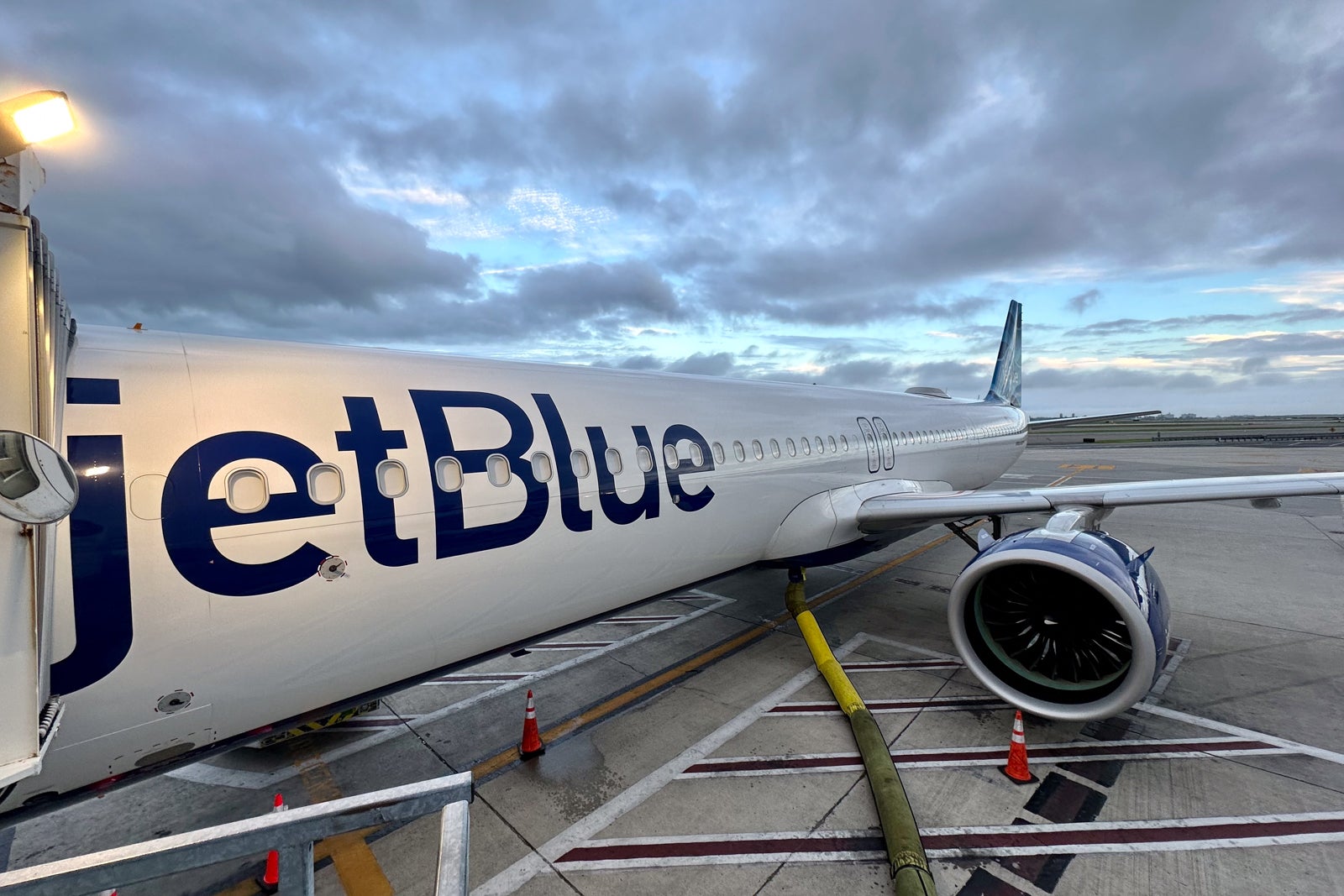 JetBlue Airways New York Amsterdam Airbus A321LR Mint Core