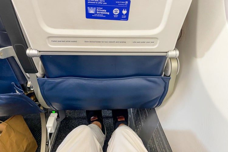 United Airlines economy class review - The Points Guy