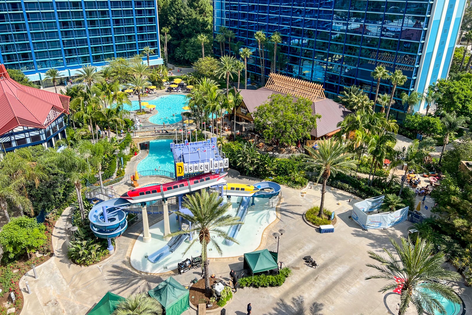 Stay Across from Disneyland at the Howard Johnson Anaheim
