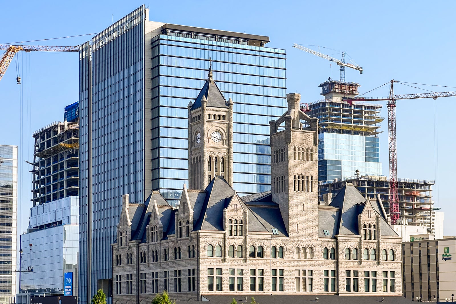 What it's like staying at the Grand Hyatt Nashville, a convention hotel