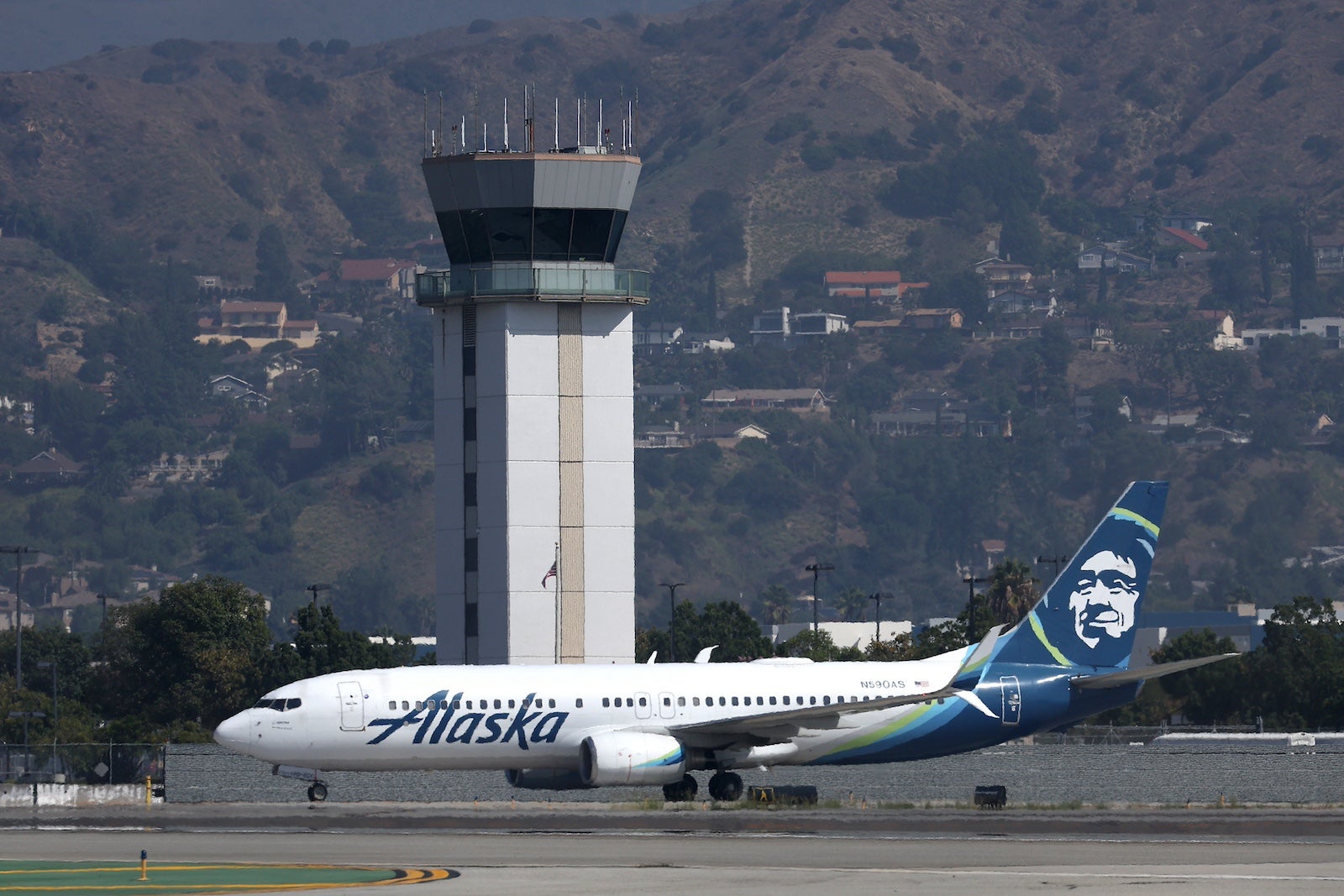 That Alaskan breeze: A review of Alaska's A321neo in economy from San  Francisco to New York - The Points Guy