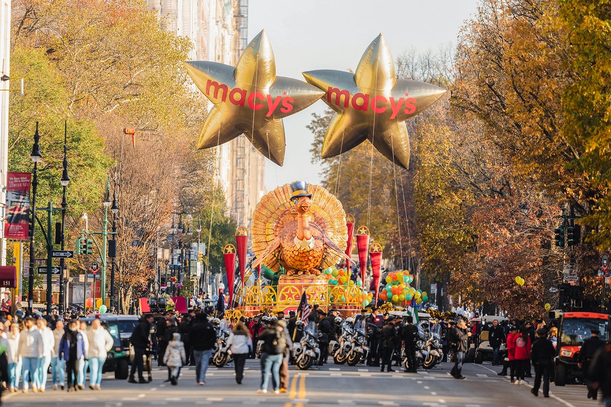 Tips For Watching The Macy S Thanksgiving Day Parade In New York City The Points Guy