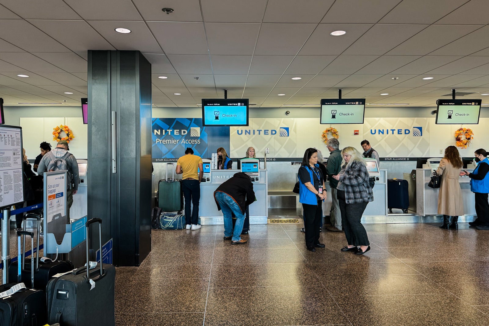 United Airlines domestic first class review - The Points Guy