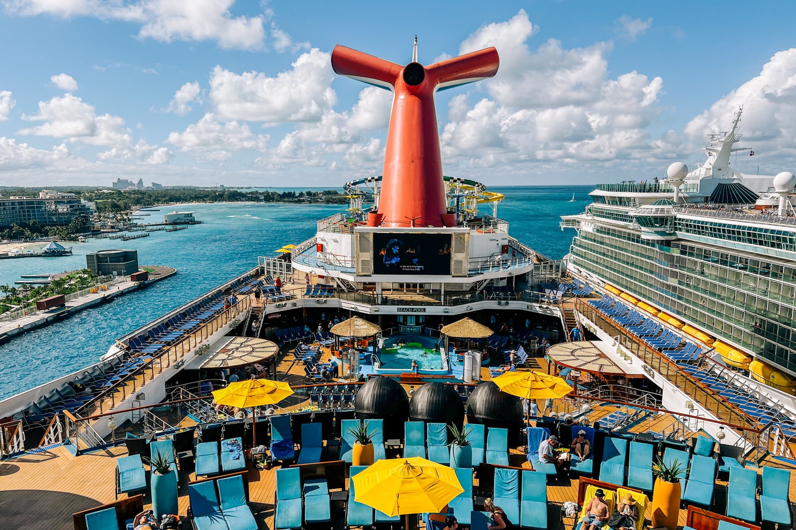 sunshine carnival cruise boat