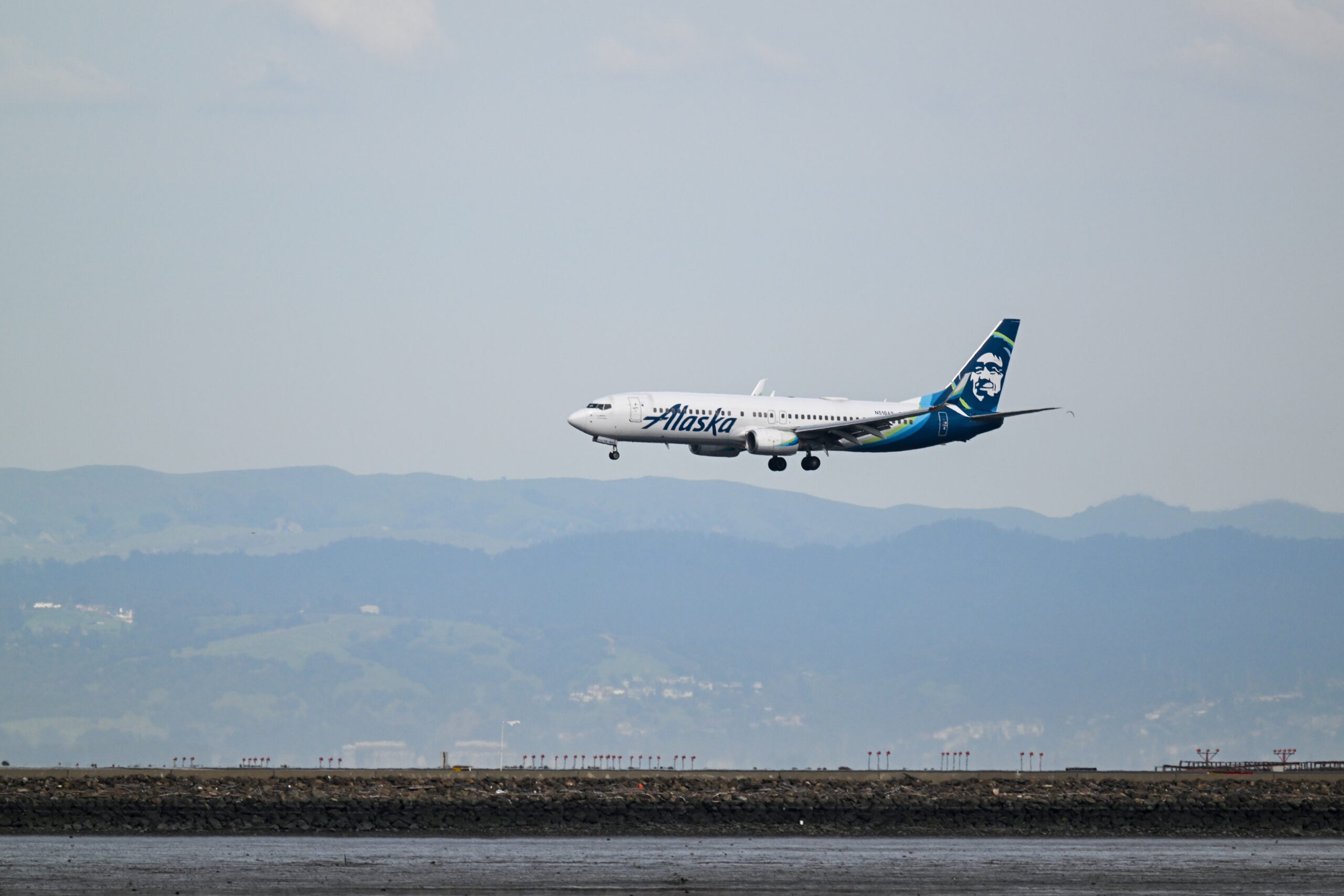 JetBlue once planned to buy Alaska Airlines, court testimony reveals – The Points Guy